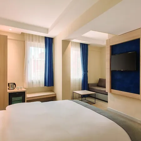 Отель Ramada By Wyndham Old Стамбул