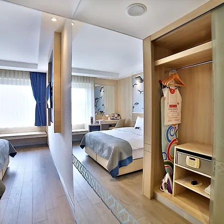 Ramada By Wyndham Old Отель Стамбул