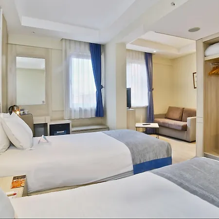 Ramada By Wyndham Old Отель Стамбул