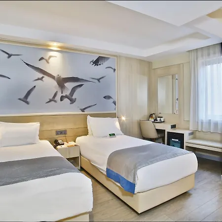 Ramada By Wyndham Old 4* Стамбул