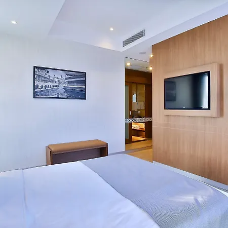 Отель Ramada By Wyndham Old 4*