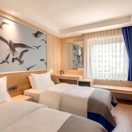 Отель Ramada By Wyndham Old