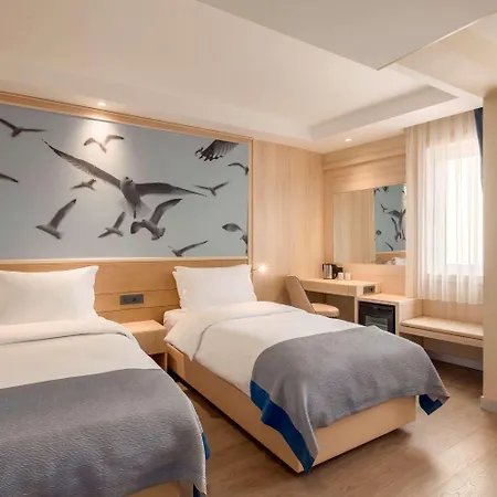Отель Ramada By Wyndham Old