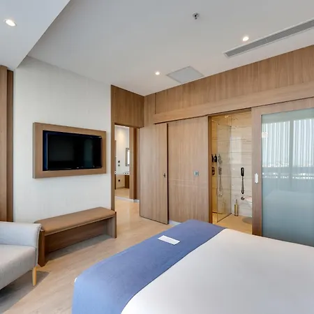 Отель Ramada By Wyndham Old