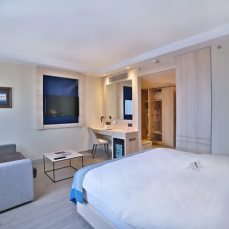 Ramada By Wyndham Old Hotel