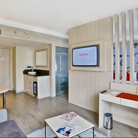 Hotel Ramada By Wyndham Old