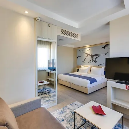 Ramada By Wyndham Old Hotel