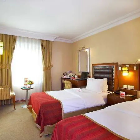 Ramada By Wyndham Old Отель 4*