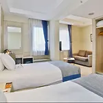Ramada By Wyndham Old 4*