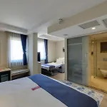 Ramada By Wyndham Old ホテル 4*