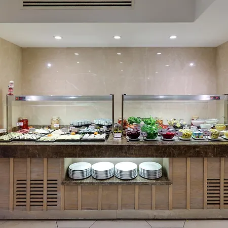 호텔 Ramada By Wyndham Old 4*