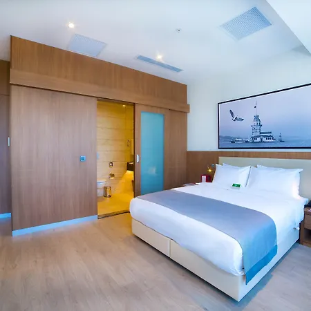 Ramada By Wyndham Old מלון 4*