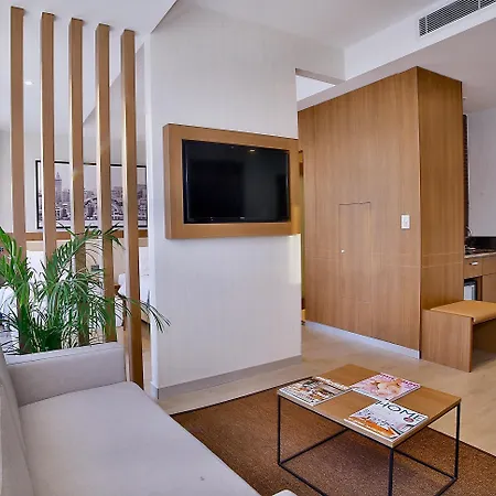 Ramada By Wyndham Old 호텔 4*