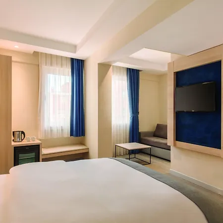 Ramada By Wyndham Old 4*