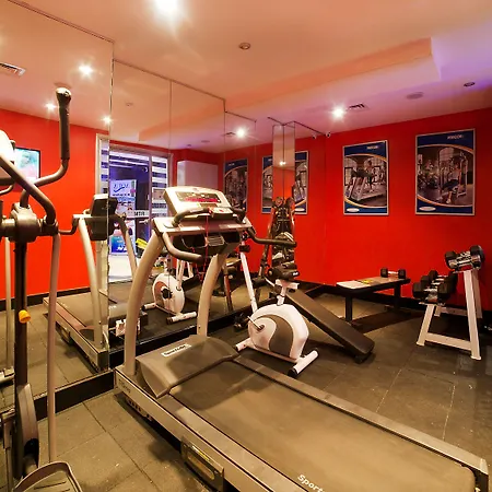 Ramada By Wyndham Old 호텔 4*