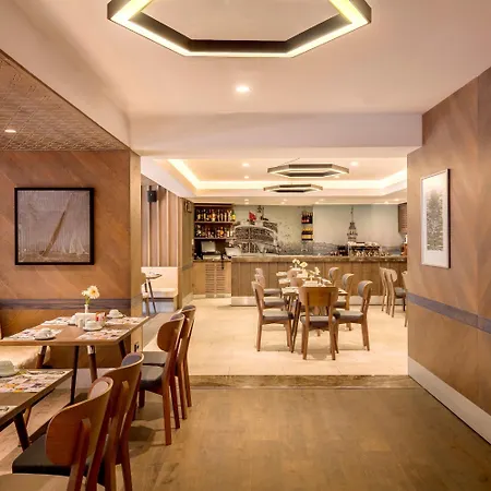 Ramada By Wyndham Old