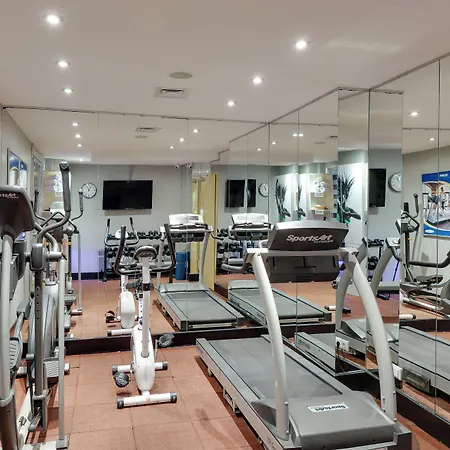 Hotel Ramada By Wyndham Old 4*