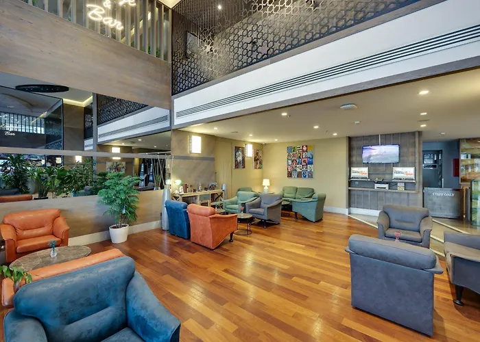 Отель Ramada By Wyndham Old 4*