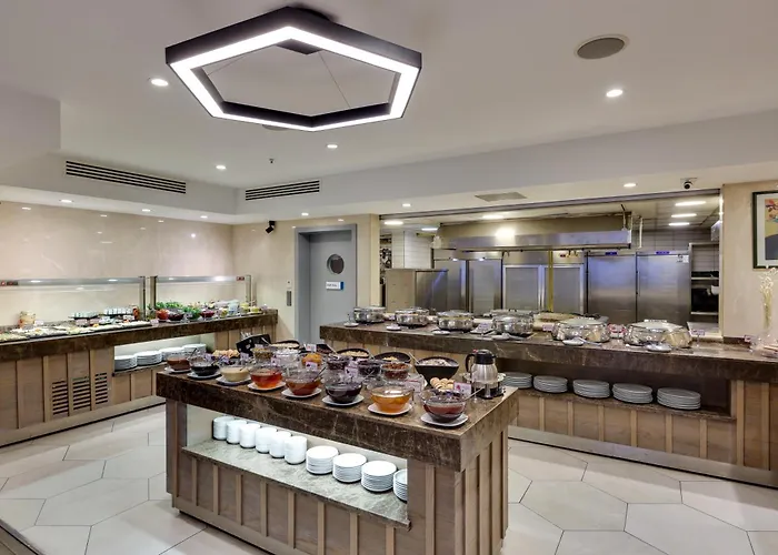 Отель Ramada By Wyndham Old Стамбул