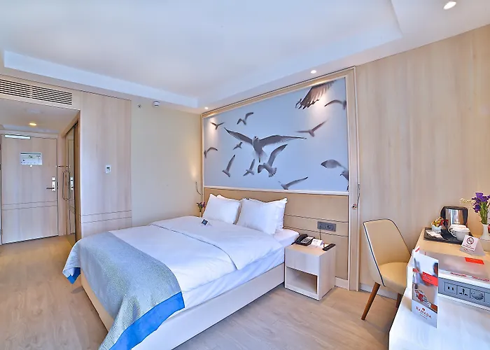 Ramada By Wyndham Old Отель