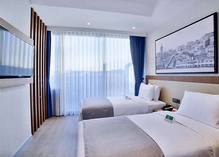 Отель Ramada By Wyndham Old Стамбул