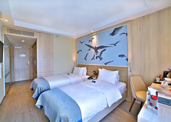 Ramada By Wyndham Old Отель 4*