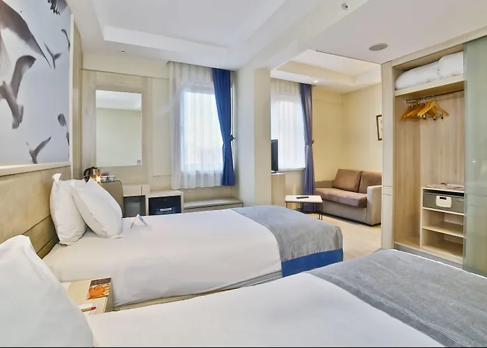 Ramada By Wyndham Old 4*