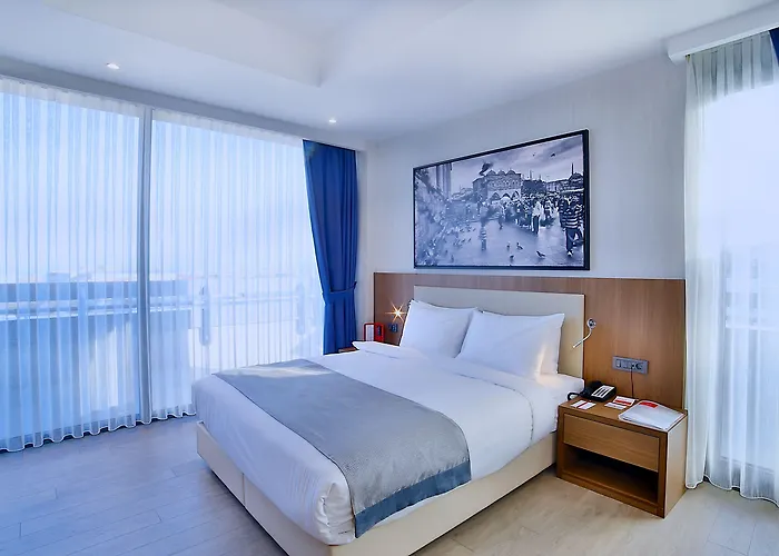 Ramada By Wyndham Old Стамбул