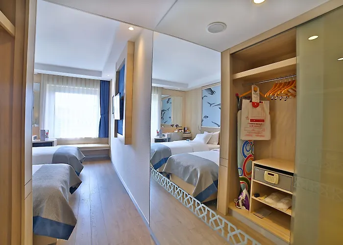 Ramada By Wyndham Old Отель 4*