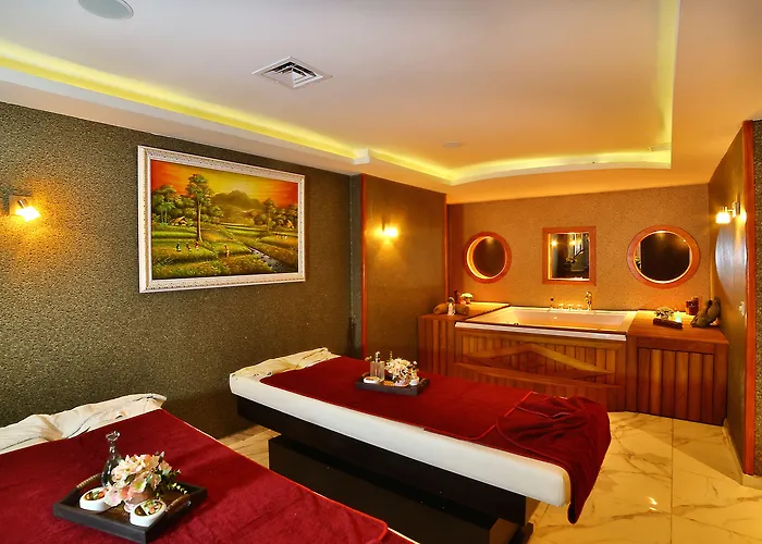 Отель Ramada By Wyndham Old Стамбул