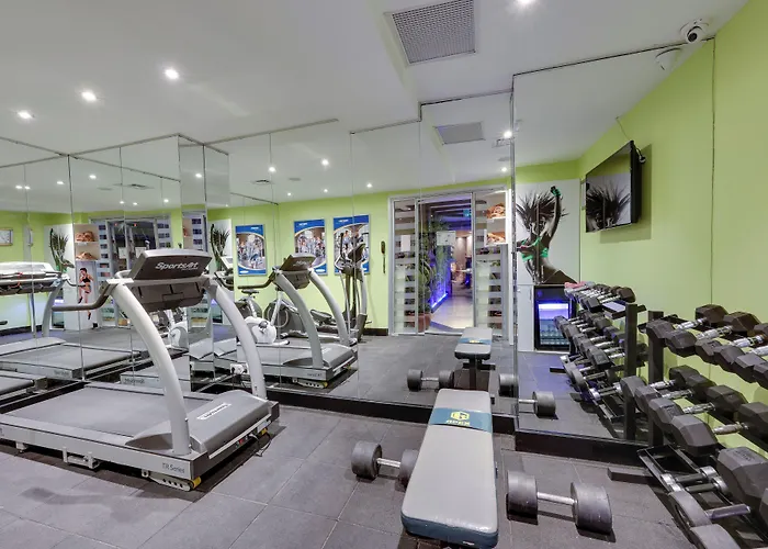 Ramada By Wyndham Old 4*