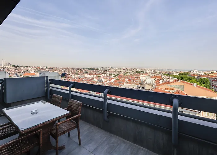 Отель Ramada By Wyndham Old Стамбул