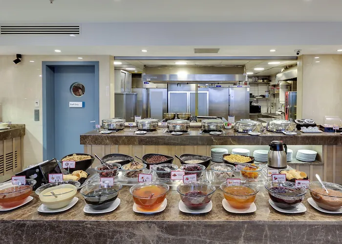 Отель Ramada By Wyndham Old 4*