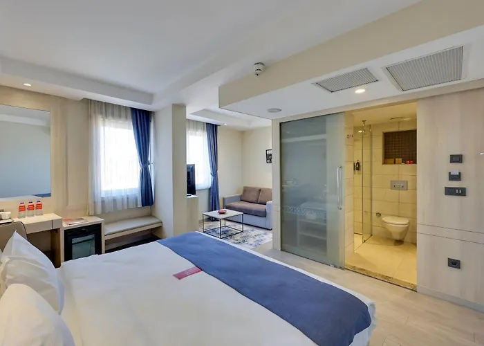 Ramada By Wyndham Old