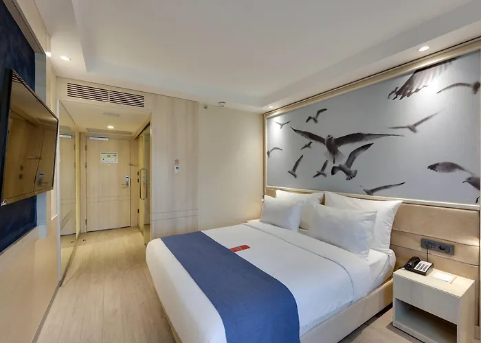 Ramada By Wyndham Old Отель Стамбул