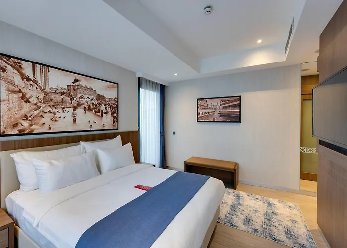 Ramada By Wyndham Old 4* Стамбул