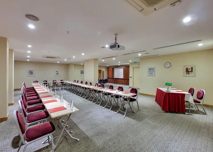 Отель Ramada By Wyndham Old 4*