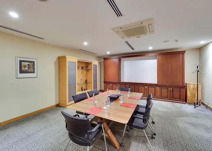 Ramada By Wyndham Old 4*