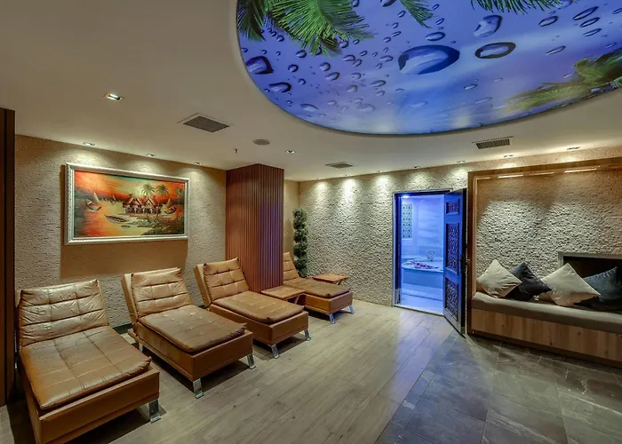 Ramada By Wyndham Old Отель