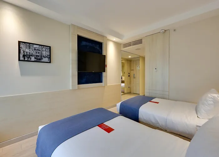 Ramada By Wyndham Old Отель 4*