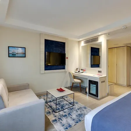 Ξενοδοχείο Ramada By Wyndham Old 4*