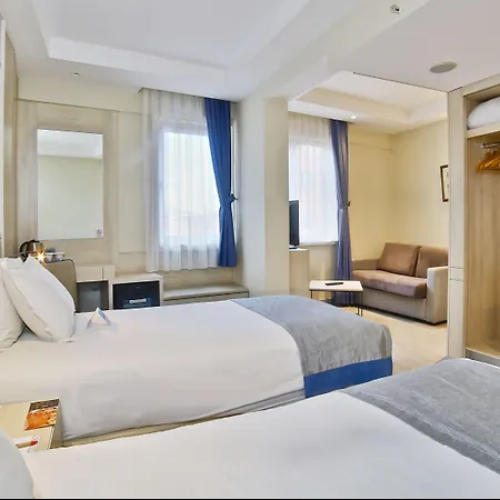 Ramada By Wyndham Old 4*