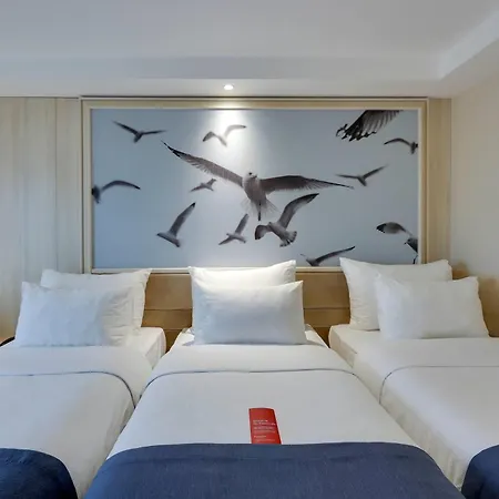 Ramada By Wyndham Old Ξενοδοχείο 4*